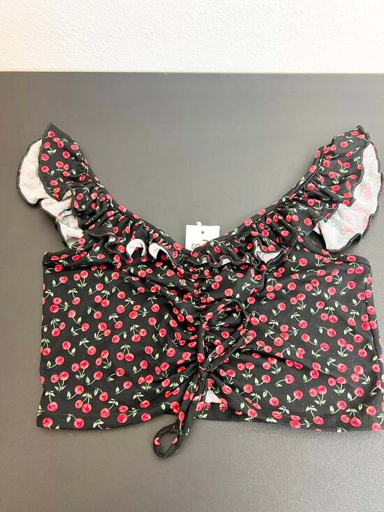 Tops - Cherry crop top shirt size small